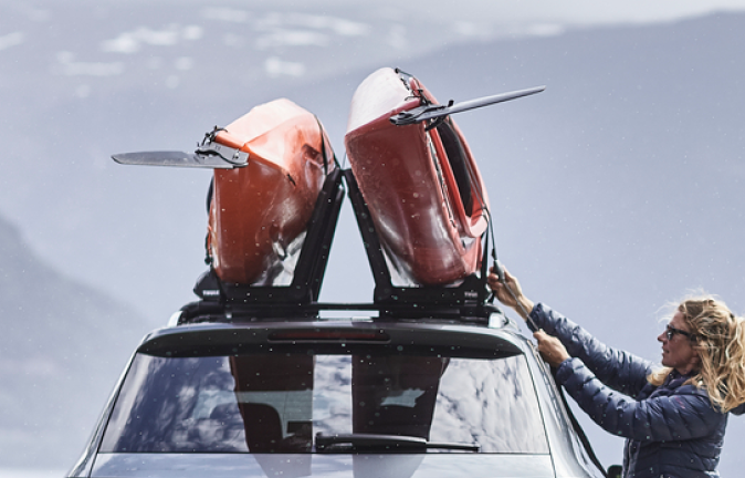 ウォータースポーツキャリア Thule Hull-a-port Aero